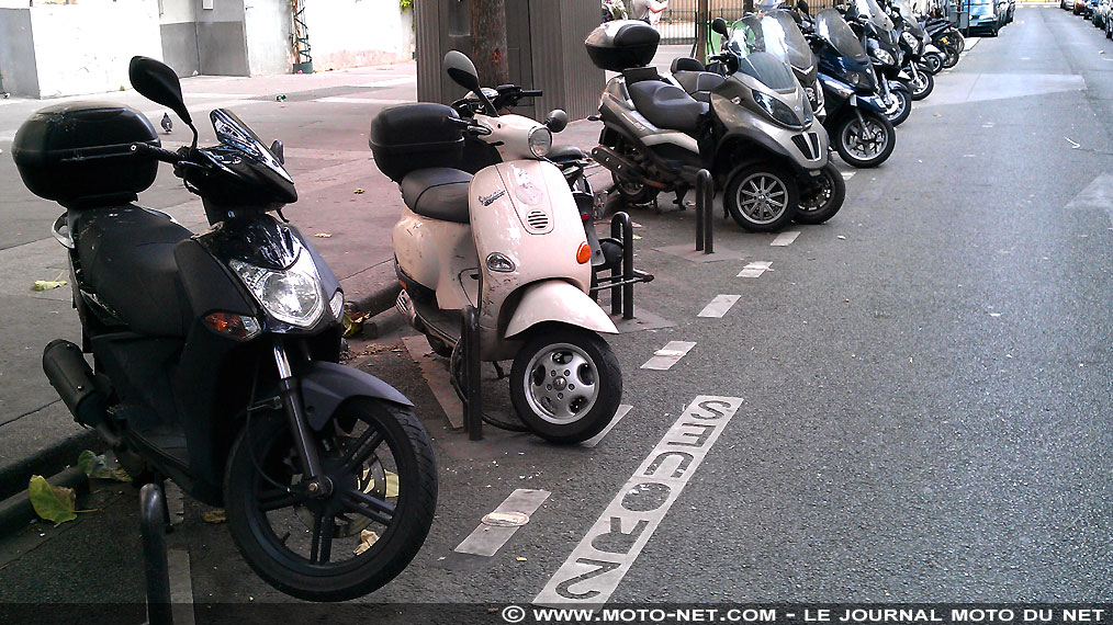 Paris étudie de nouveau le stationnement payant pour les motos