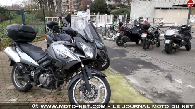 Stationnement payant pour les motos : qu'en pensent les candidats à la Mairie de Paris ?