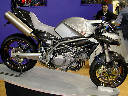 Concept bike Cagiva X3 Raptor, la moto de Goldorak ?