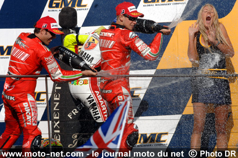  1er Casey Stoner, 2ème Loris Capirossi et 3ème Valentino Rossi - Grand Prix Moto d'Australie 2007 : le tour par tour sur Moto-Net.Com