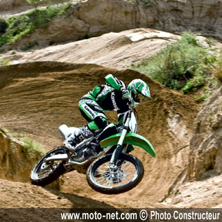 Nouveautés Kawasaki 2009 : les Verts donnent un aperçu des machines à gagner le MX 2009 !