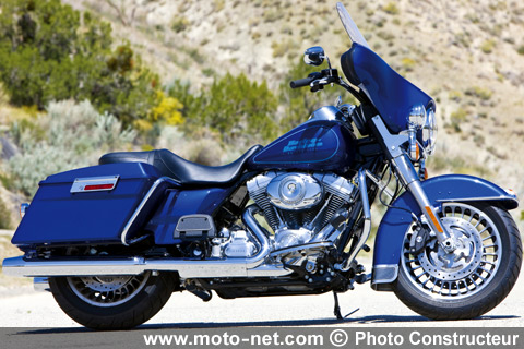  FLHT Electra Glide Standard - Nouveautés 2009 Harley-Davidson : Les Touring à l'honneur et une nouvelle V-Rod