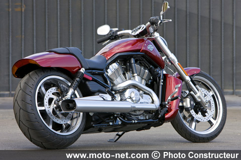 V-Rod Muscle - Nouveautés 2009 Harley-Davidson : Les Touring à l'honneur et une nouvelle V-Rod