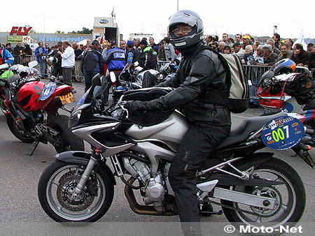 Essai de la nouvelle Yamaha FZ6 Fazer 2004 sur la route du Moto Tour