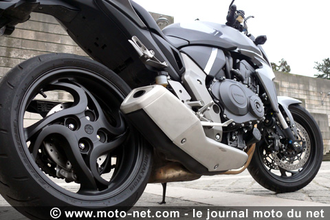 Face à face Honda CB 1000 R - Yamaha FZ1 : duel chez les 1000 !