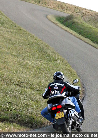 Essai comparatif maxiscooters Honda Silverwing 600 et Suzuki Burgman 650