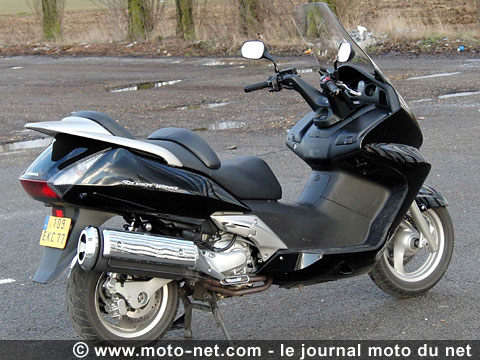 Essai comparatif maxiscooters Honda Silverwing 600 et Suzuki Burgman 650