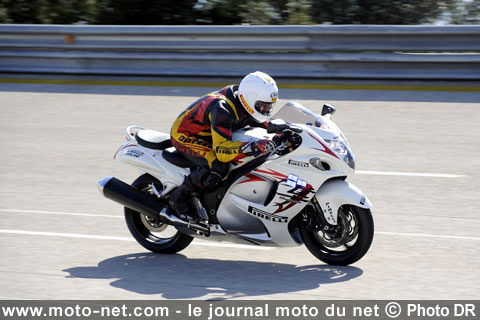 Balade et arsouille : le nouveau pneu moto Pirelli 'Angel ST affiche sa polyvalence !