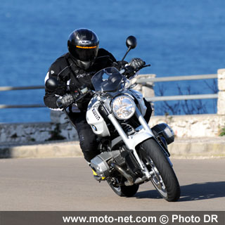 Balade et arsouille : le nouveau pneu moto Pirelli 'Angel ST affiche sa polyvalence !