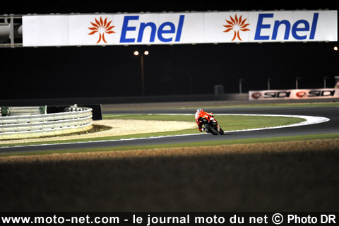 Casey Stoner - Le Grand Prix du Qatar MotoGP 2009 : Stoner fait la passe de trois !  