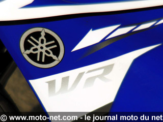 Kawasaki Ninja 250 R et Yamaha WR 250 X face à face : Le sport à la sauce deux et demie !