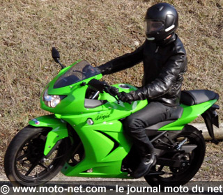 Kawasaki Ninja 250 R et Yamaha WR 250 X face à face : Le sport à la sauce deux et demie !