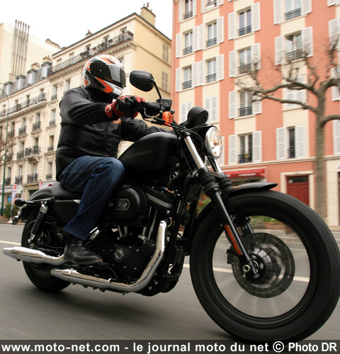 Test Harley-Davidson Iron 883 : Le benjamin des Dark Customs arrive en ville