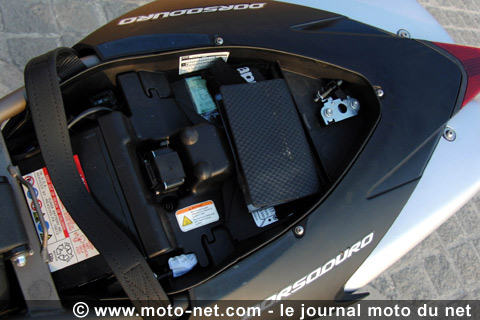  Aprilia Dorsoduro - Face à face Dorsoduro / Hypermotard : deux italiennes bien dévergondées !