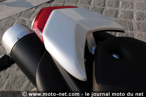  Ducati Hypermotard - Face à face Dorsoduro / Hypermotard : deux italiennes bien dévergondées !