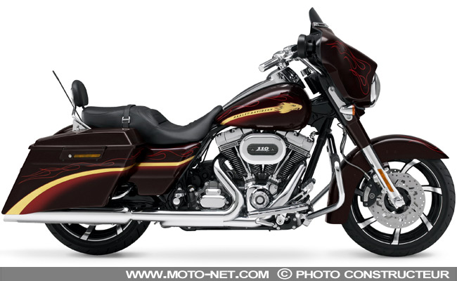 CVO Street Glide - Quatre nouveaux modèles Harley-Davidson en 2010