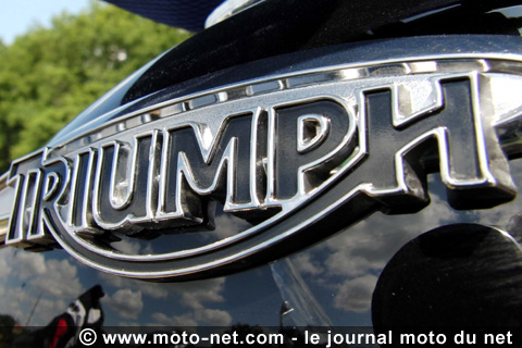 Face à Face Kawasaki VN 1700 Voyager / Triumph Rocket III Touring : 4 000 cc pour les vacances !