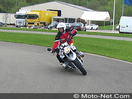 Stage de sécurité moto avec Vincent Eisen sur le circuit Jean-Pierre Beltoise à Trappes