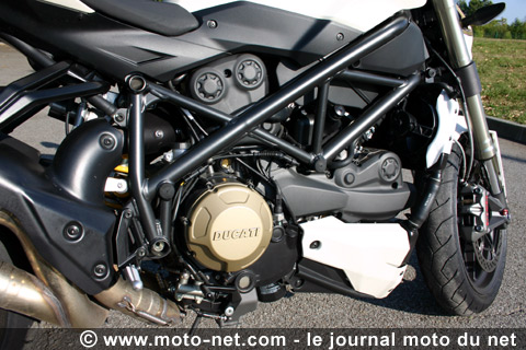 Essai Ducati Streetfighter : Le roadster qui balance la sauce... bolognaise !