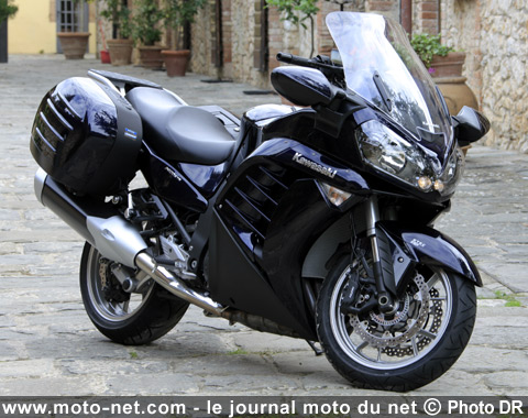 Essai Kawasaki 1400GTR - La nouvelle GTR : plus confortable et sécurisante