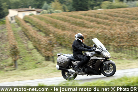 Essai Kawasaki 1400GTR - La nouvelle GTR : plus confortable et sécurisante