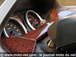 Duel Suzuki Burgman 400 Z / Yamaha Majesty 400 : du rififi chez les commuters !