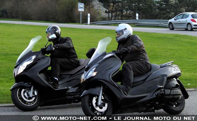 Duel Suzuki Burgman 400 Z / Yamaha Majesty 400 : du rififi chez les commuters !