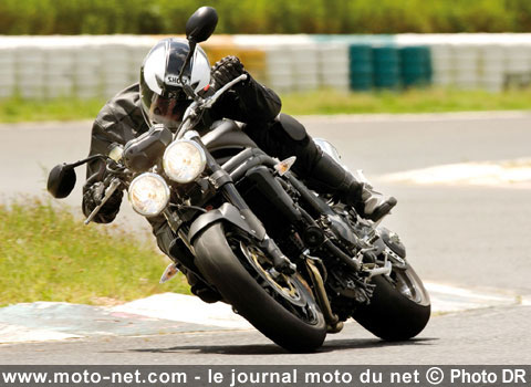 Le Speed Triple 2010 se veut plus conciliant et adopte le kaki