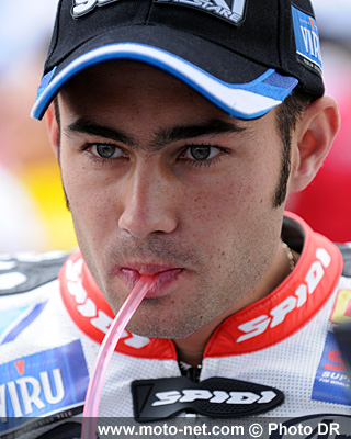 Leon Haslam dans le team officiel BMW en 2011