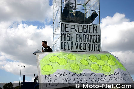 Manifestation FFMC du 19 septembre 2004 contre l'allumage des feux le jour