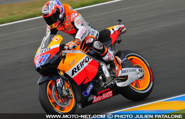 Stoner et Lorenzo s'enflamment au warm-up !