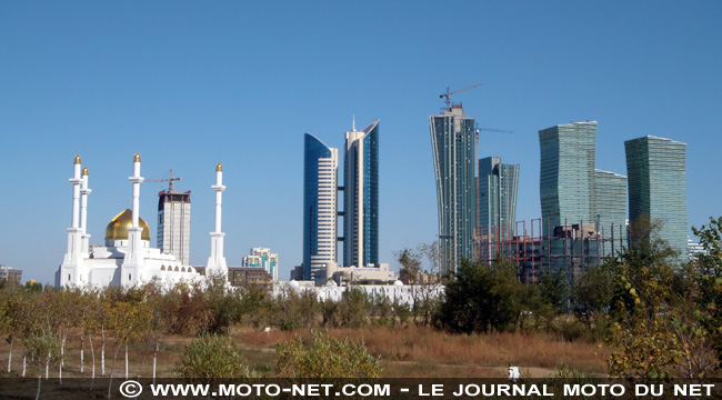 Voyage en terres nomades (08) : bloqué à Astana (Kazakhstan)...