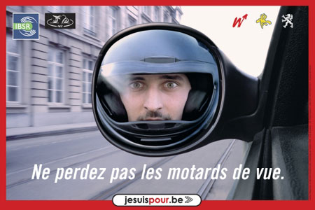 Ne perdez pas les motards de vue : gardez-les dans votre rétro