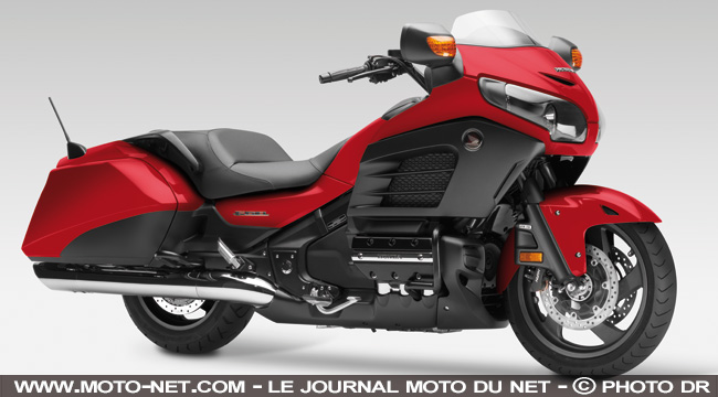 Nouveautés 2013 : Honda dépouille sa Goldwing avec la F6B