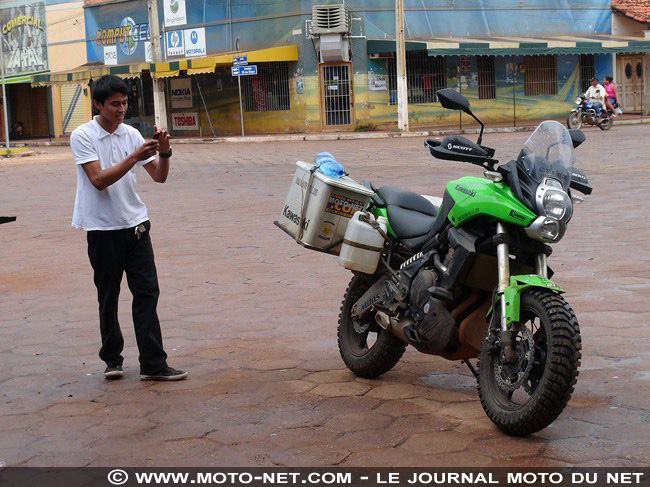 Amérique latine à moto (05) : dauphins, piranhas et caïmans...