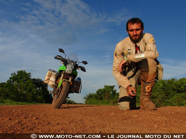 Amérique latine à moto (05) : dauphins, piranhas et caïmans...