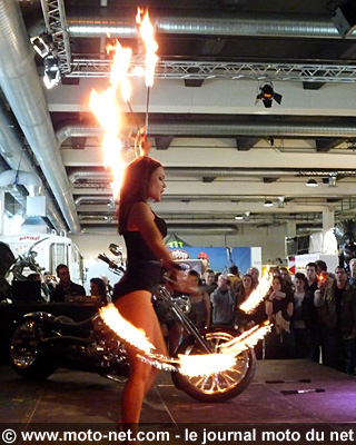 Swiss Moto 2013 : les Fuel Girls mettent le feu à Zurich