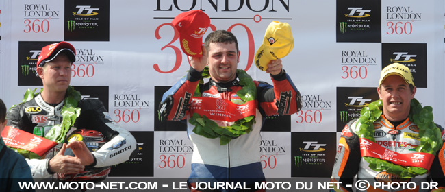 Gary Johnson, Michael Dunlop et John McGuinness - Tourist Trophy Superbike 2013 : Michael Dunlop s'impose dans la course Superbike