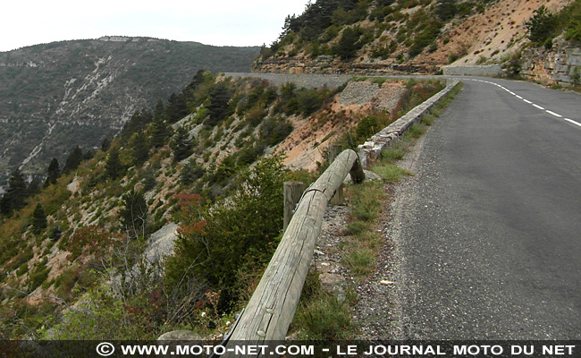 DDMT 2013 - Etape 5 : le Denis Bouan Moto Tour arrive à Alès