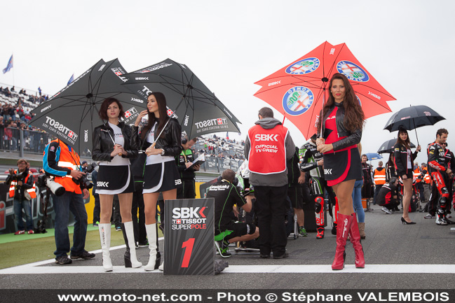 Galerie photos WSBK Magny-Cours 2013 : umbrella girls