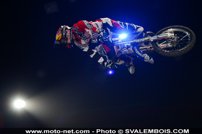 Galerie : les plus belles photos du Supercross de Bercy 2013