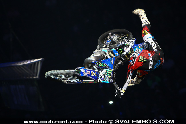 Galerie : les plus belles photos du Supercross de Bercy 2013