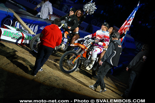 Galerie : les plus belles photos du Supercross de Bercy 2013