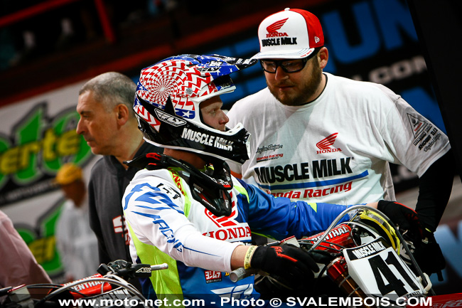 Galerie : les plus belles photos du Supercross de Bercy 2013