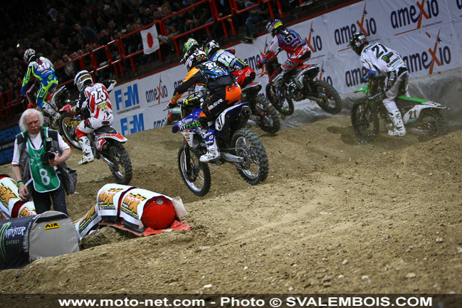Galerie : les plus belles photos du Supercross de Bercy 2013