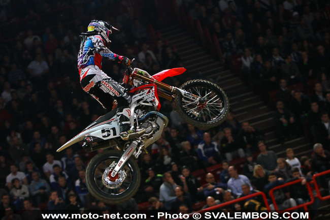 Galerie : les plus belles photos du Supercross de Bercy 2013