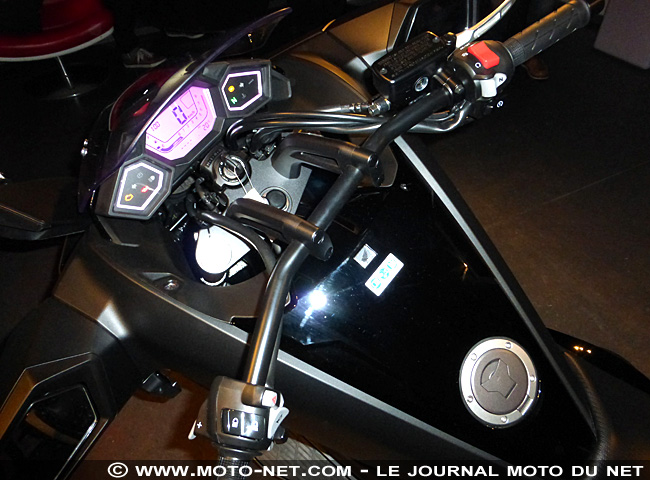 Honda importe 100 NM4 Vultus en France