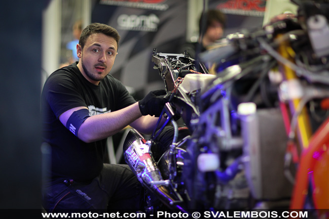 Galerie photo Bol d'Or 2014 (03) : la nuit est tombée sur Magny-Cours