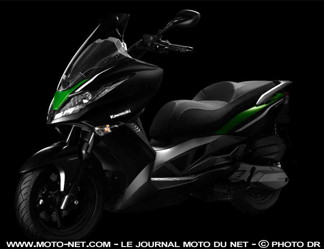 Kawasaki se lance dans le scooter avec le J300