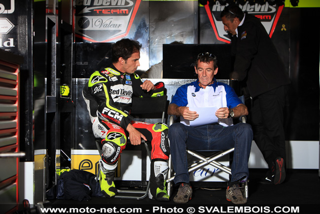 WSBK France - Galerie photo : stands et umbrella girls à Magny-Cours